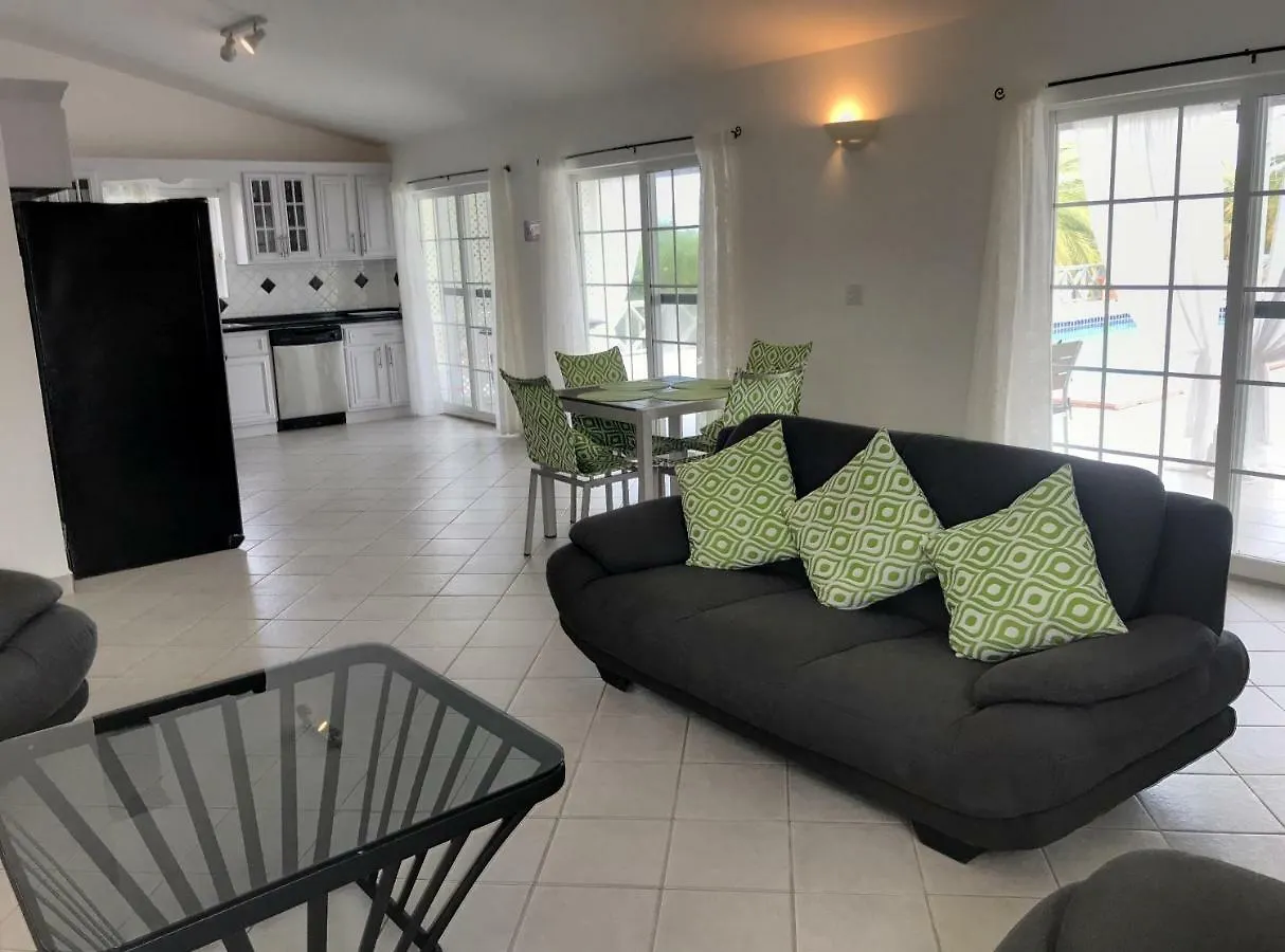 The White House Vila Jolly Harbour