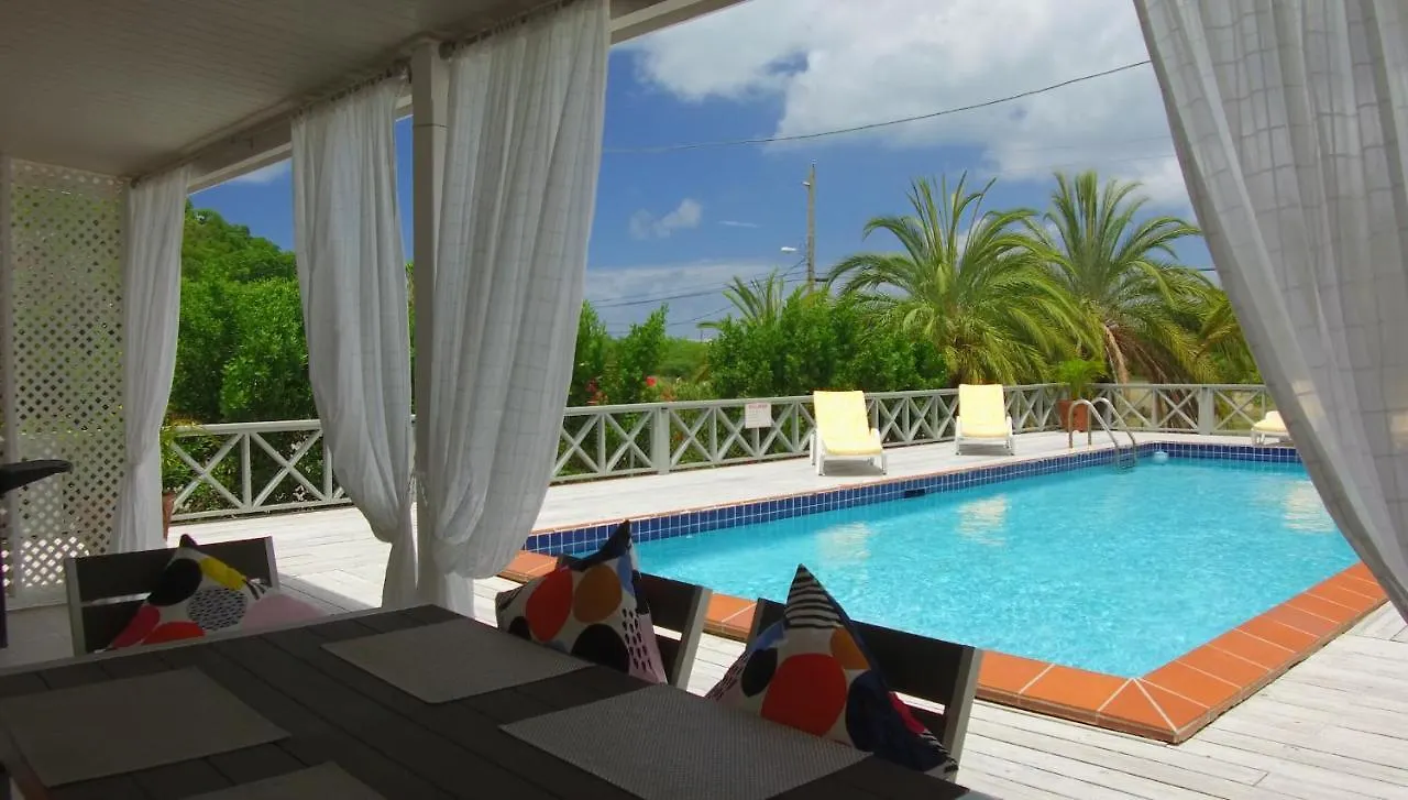 The White House Vila Jolly Harbour